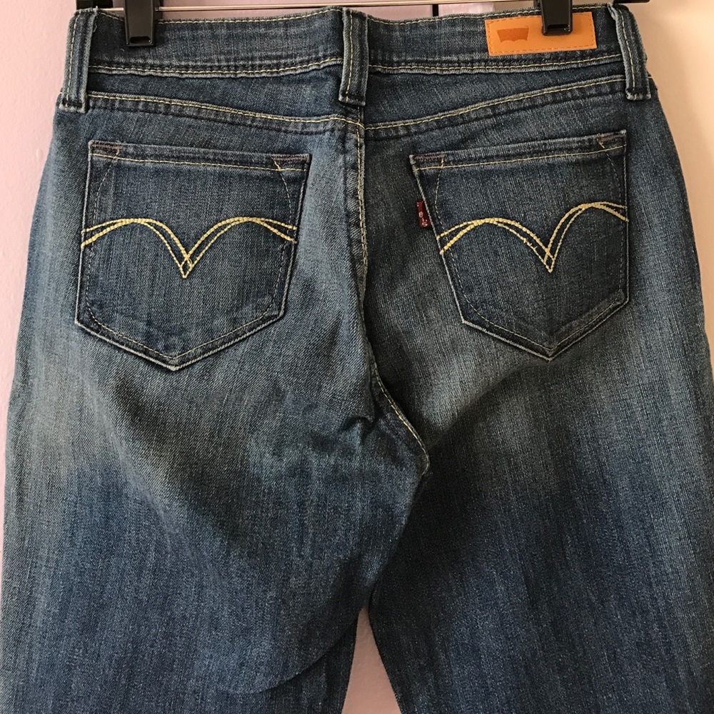 Levi's bold curve