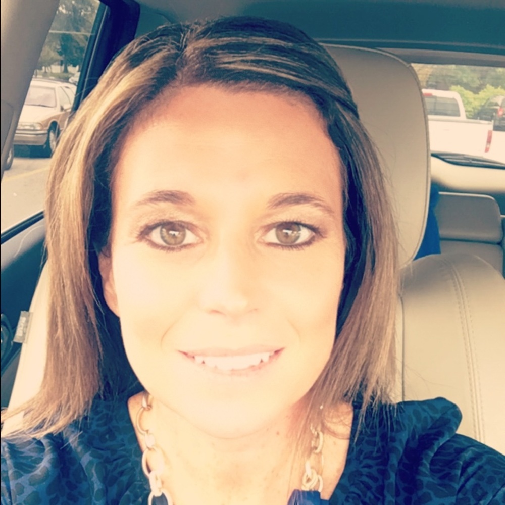 Meet your Posher, Jennifer - Picture 1 of 1