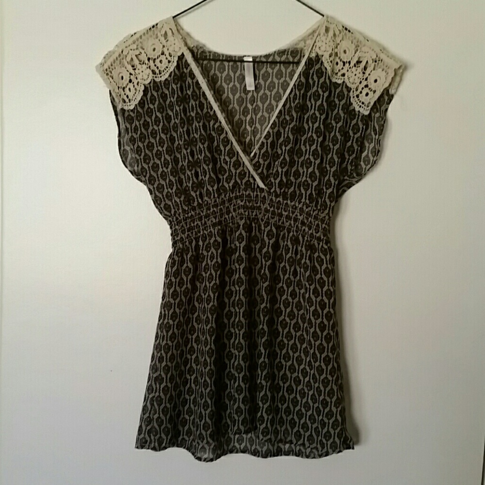 Cute, lightweight top!
