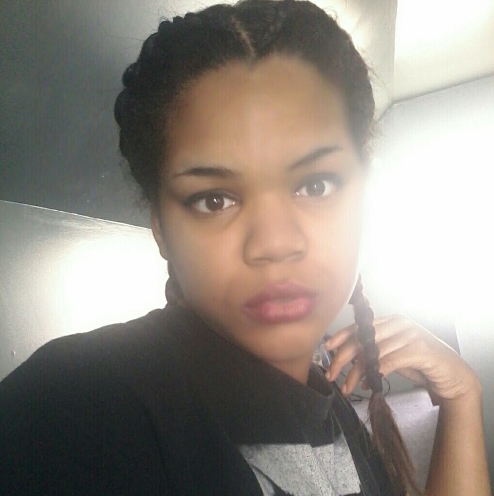 Meet your Posher, Courtni