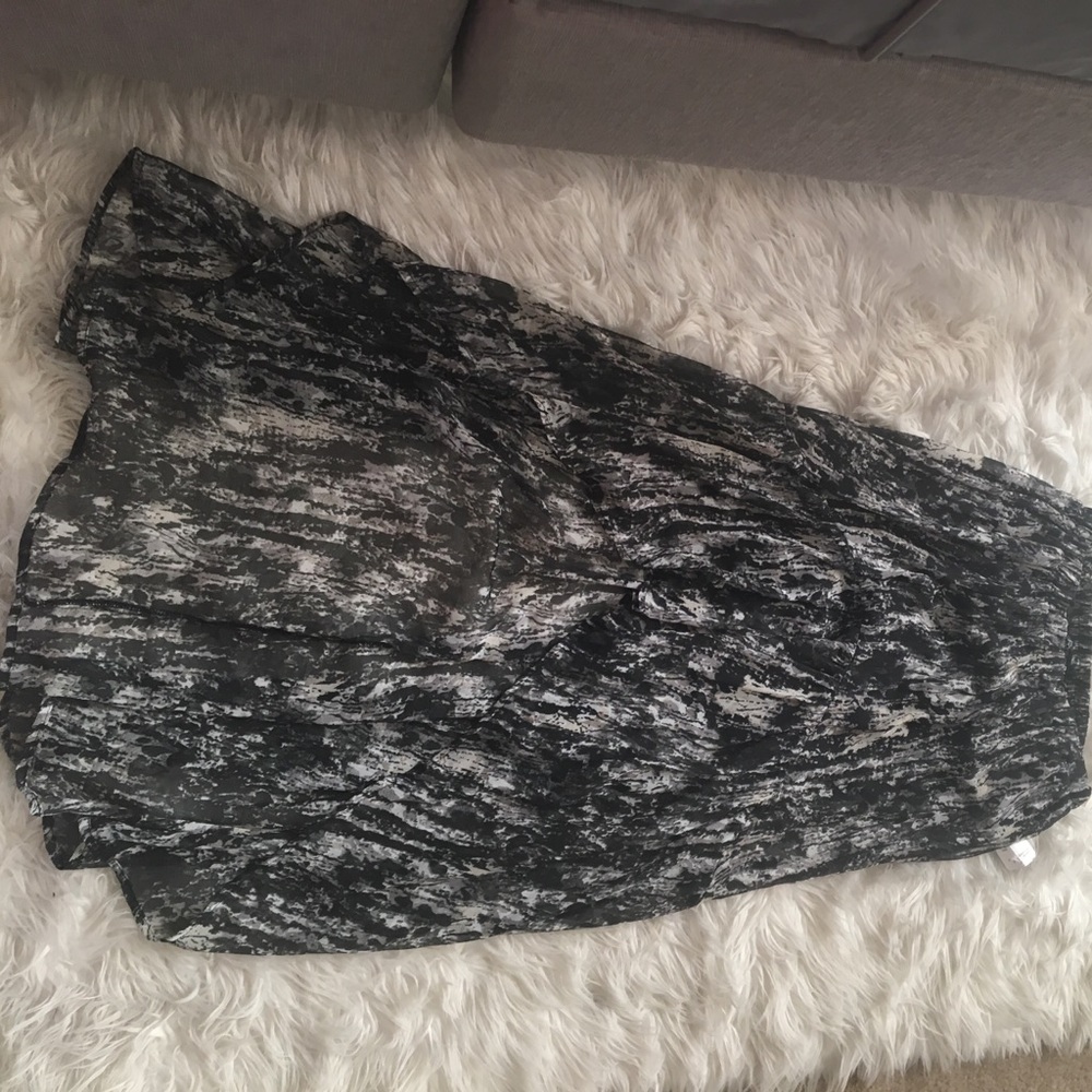 Forever 21 hi lo skirt size small