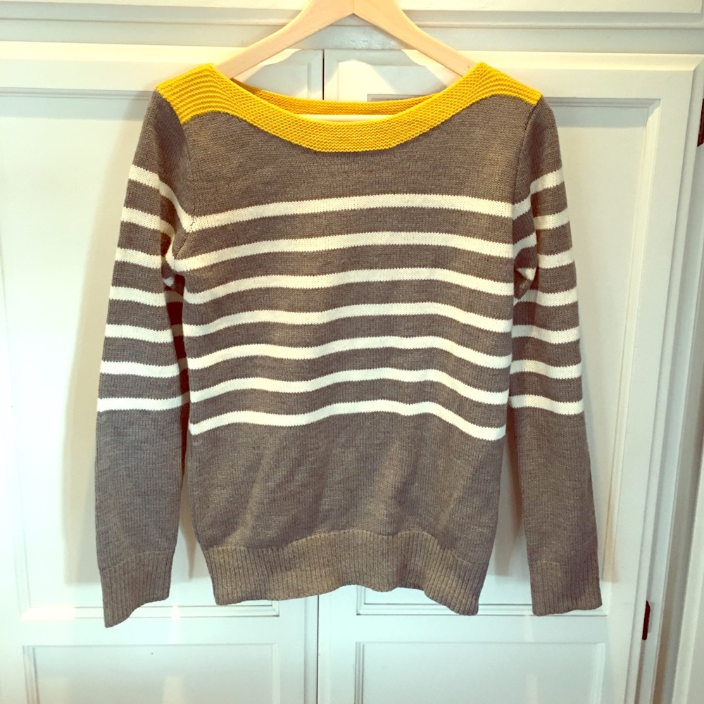 Preppy gray and yellow striped sweater (M)