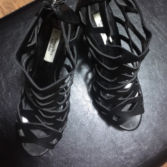 Heels! - Picture 2 of 4