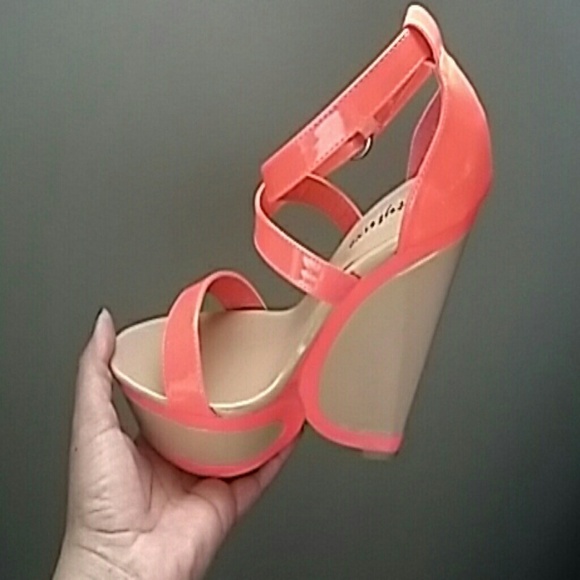 Sandals - Picture 2 of 4