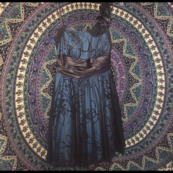 Homecoming Dress - Picture 1 of 3