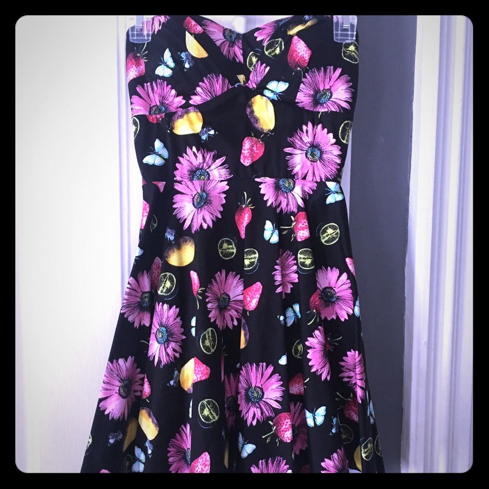 Retro style halter dress!