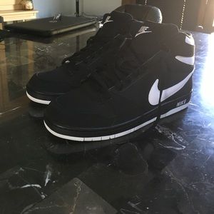 Men's Nike sneakers
