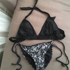 Cute black bikini/ Small bottoms, medium top