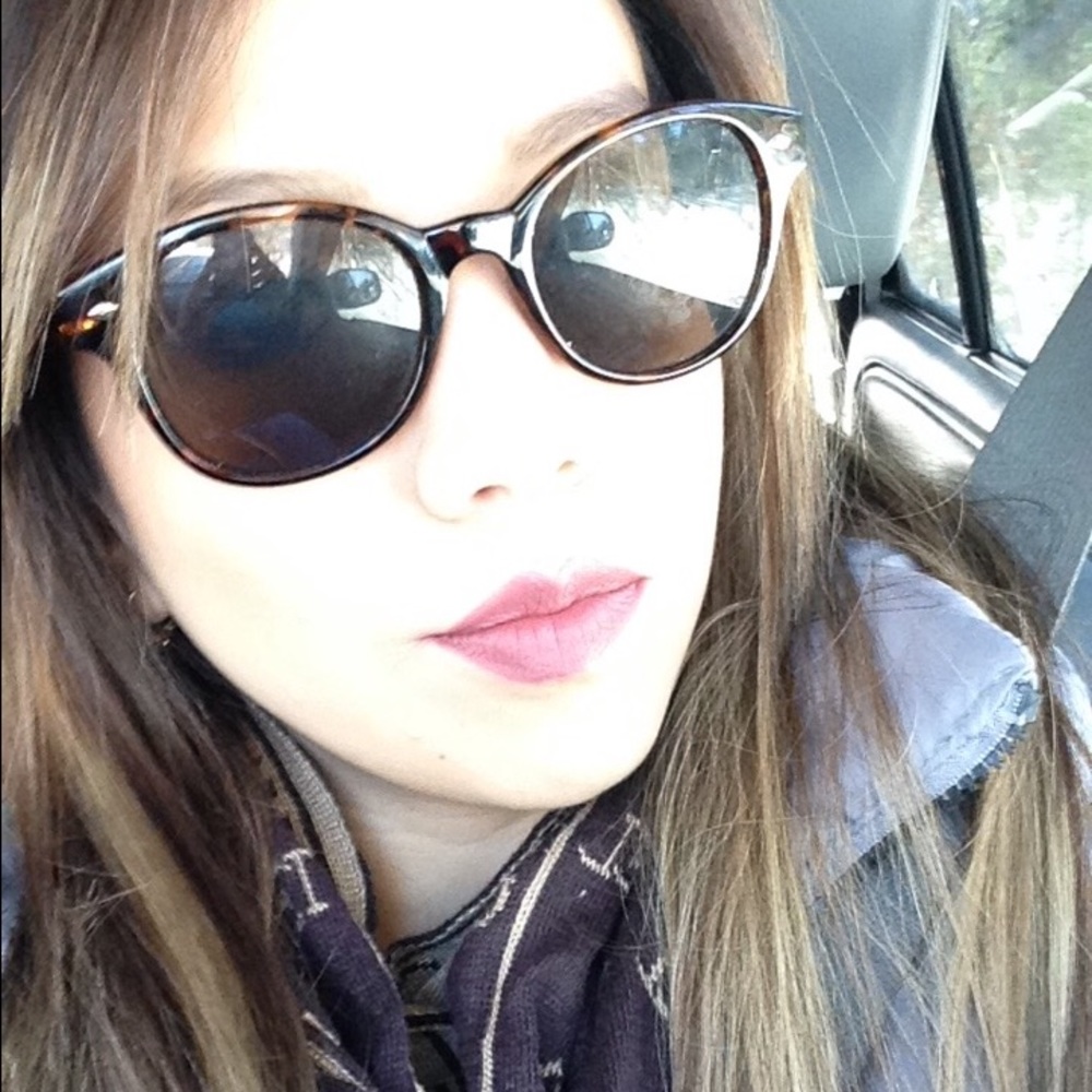 Meet your Posher, Karla