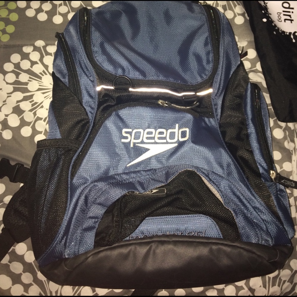 Speedo Medium Teamster Backpack. Looks brand new!