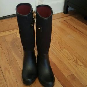 tommy hilfiger rain boots!