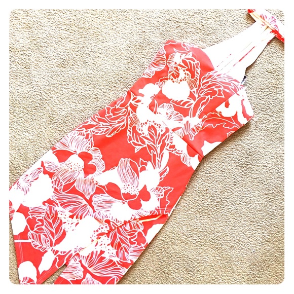 Hawaiian Dress . - Picture 1 of 1