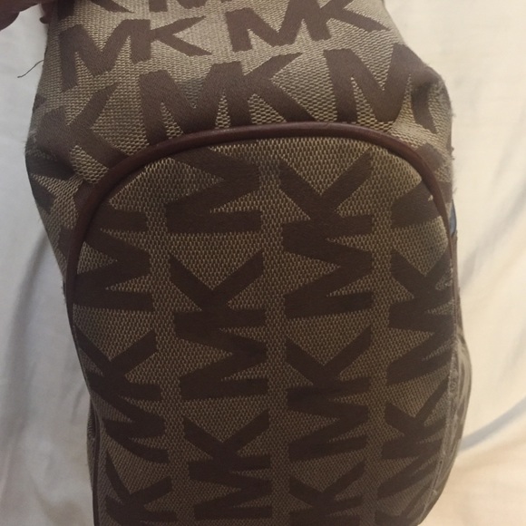 MK purse, large with lots of compartments :) - Picture 3 of 4