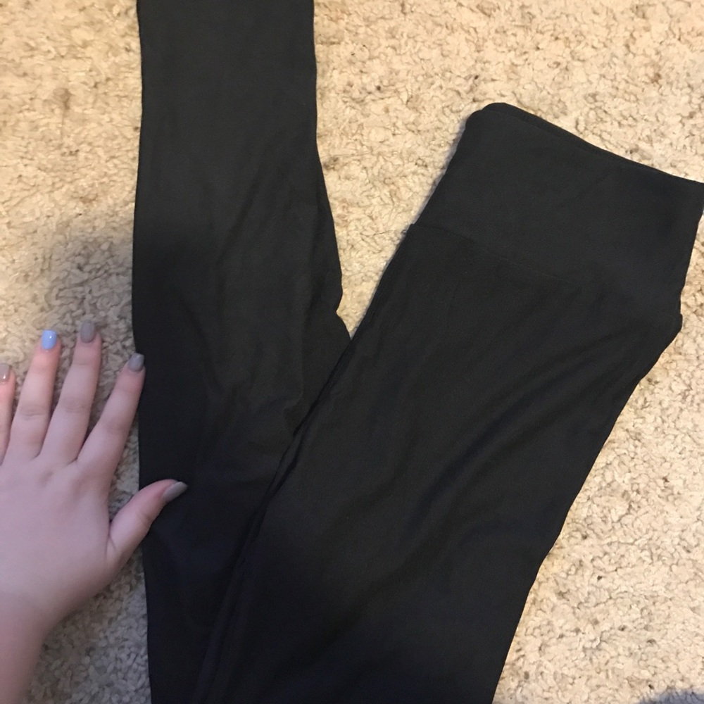 OS LULAROE BLACK LEGGINGS !!!!!