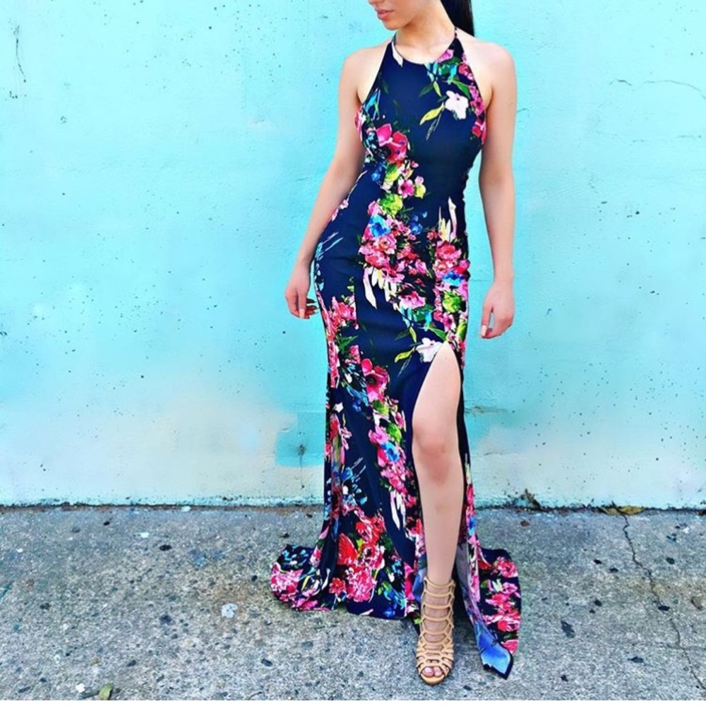Navy floral print masterpiece