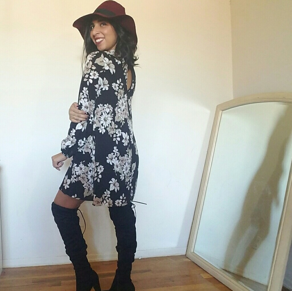 DELICATE BLACK WHITE FLORAL SHIFT DRESS - Picture 6 of 8