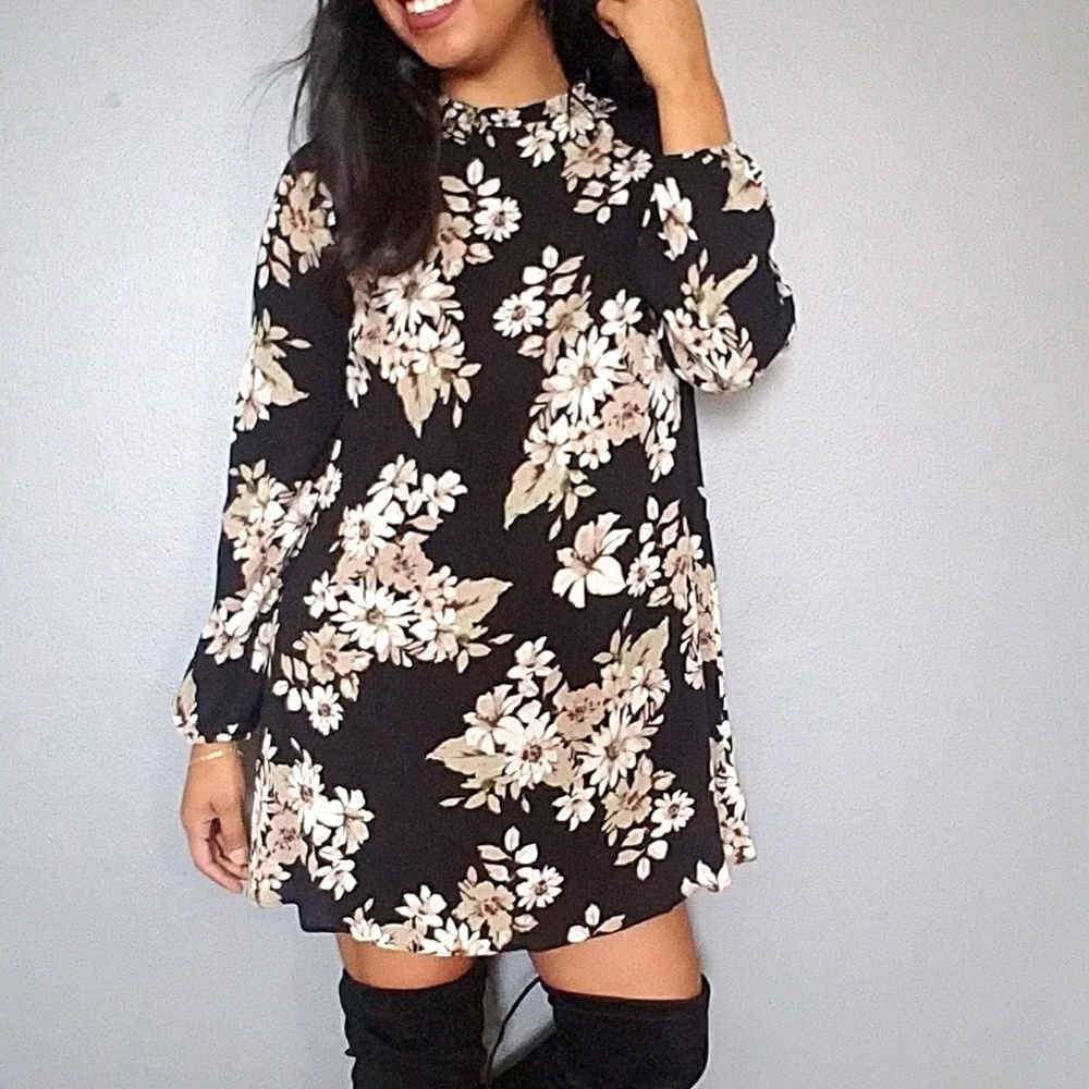 DELICATE BLACK WHITE FLORAL SHIFT DRESS - Picture 3 of 8
