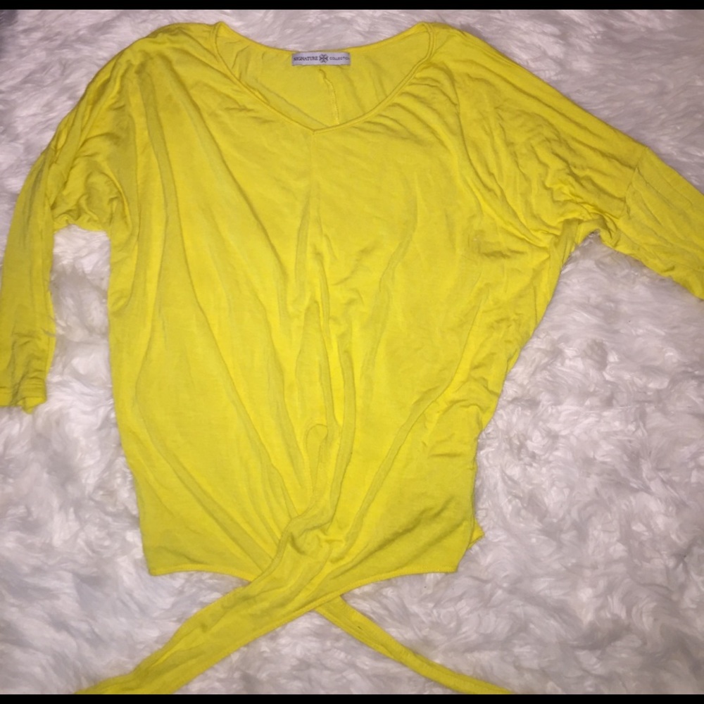 ❌Knot Tie Shirt SMALL❌ - Picture 3 of 4