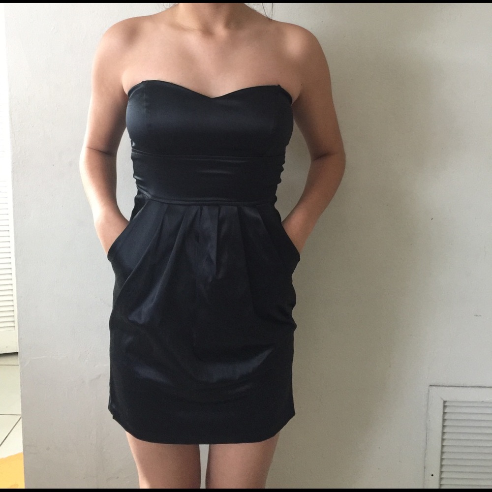 SOLD Jr. strapless mini dress
