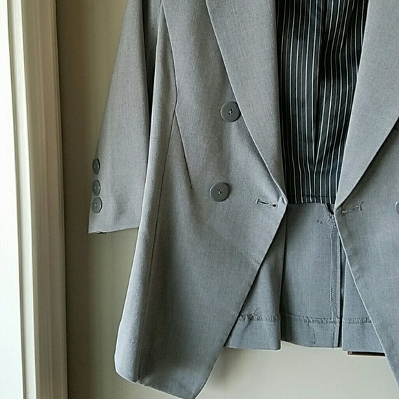 light gray blazer - Picture 3 of 5