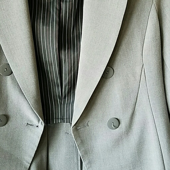 light gray blazer - Picture 4 of 5