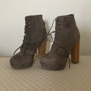 Steve Madden booties carnaby