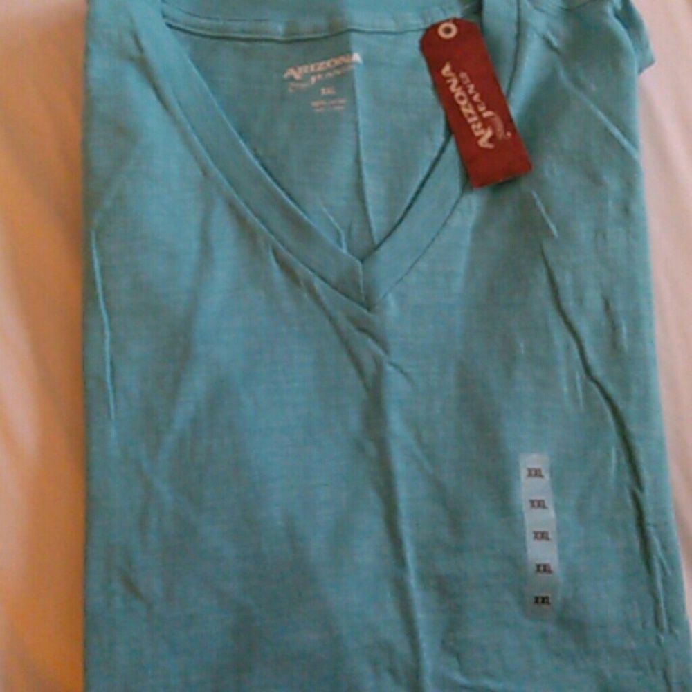 2 nwt arizona v- neck t- shirts