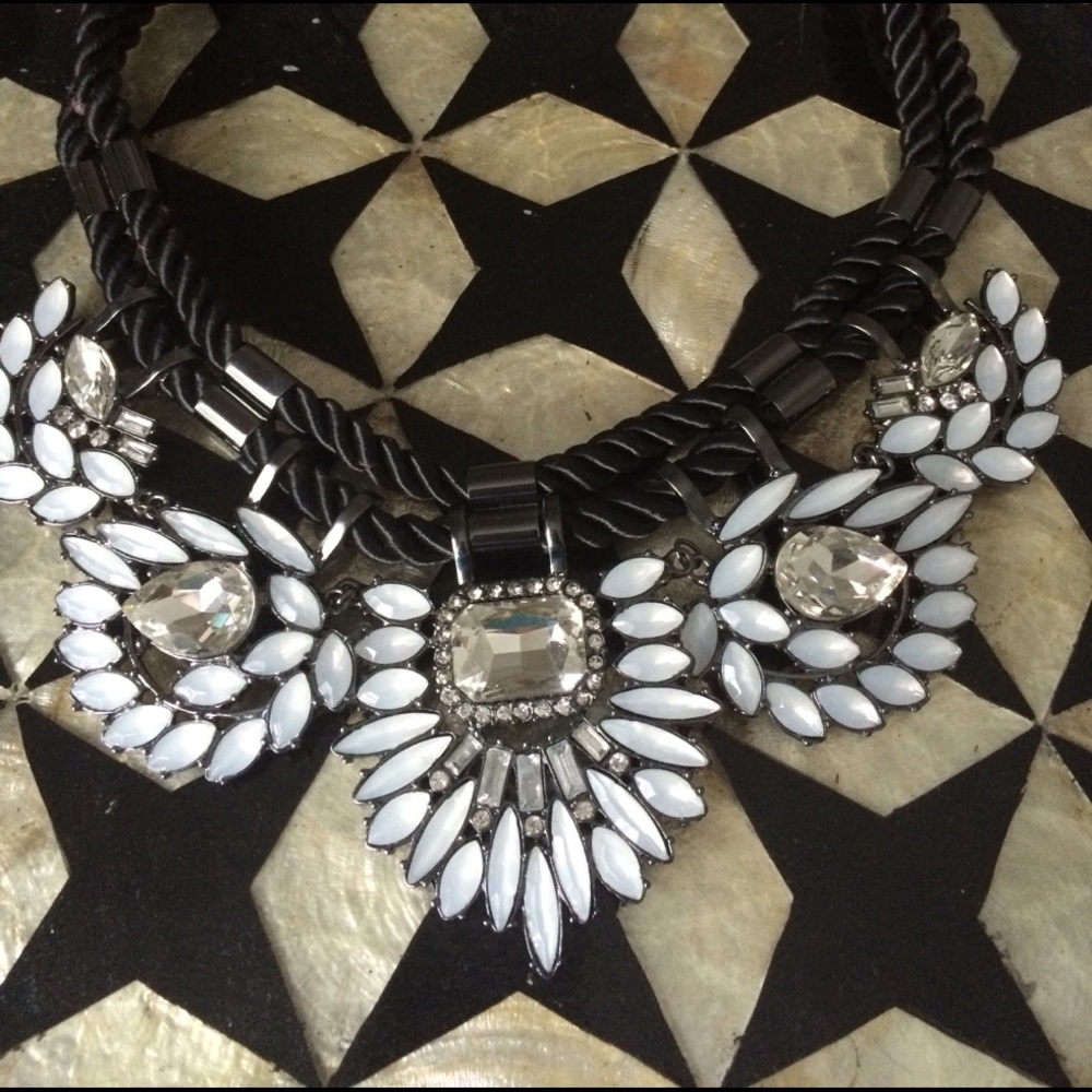 Bib necklace