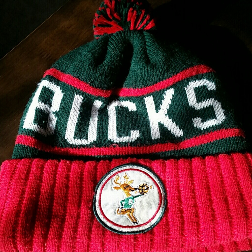 Milwaukee Bucks knit winter hat