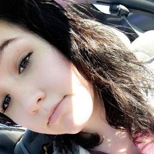 Meet your Posher, Leona