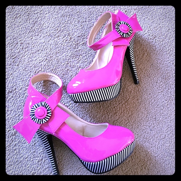 Stripped Heels. - Picture 1 of 1