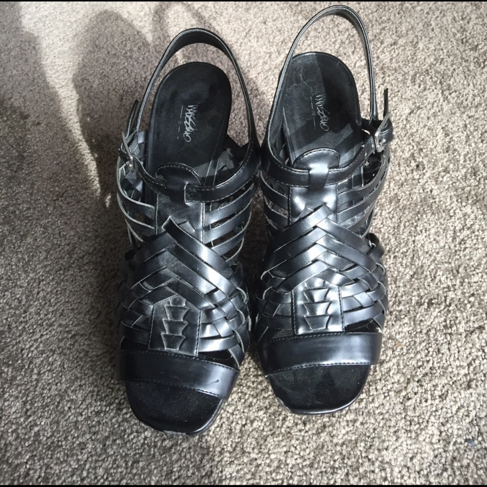 Black Mossimo cage heels