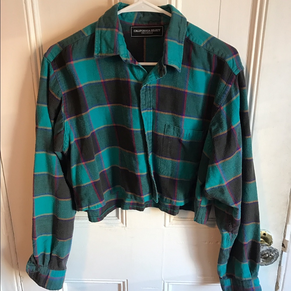 Cropped Plaid Shirt 🎈