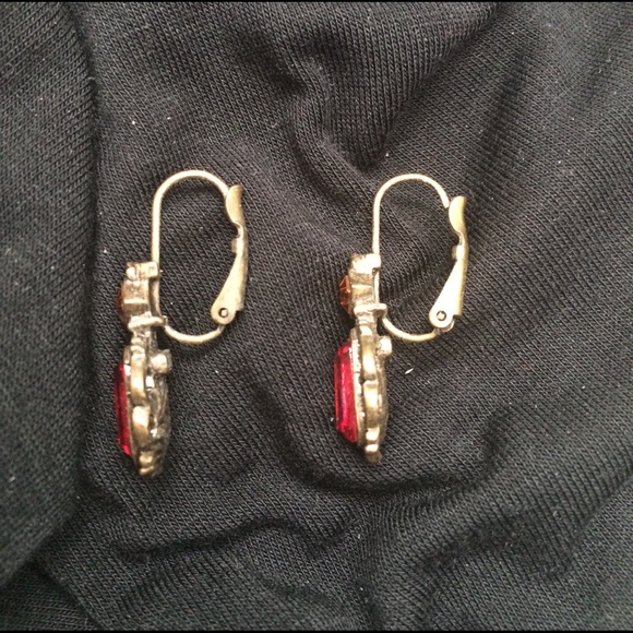 1928 brand lever back earrings w/ red stone - Picture 2 of 3