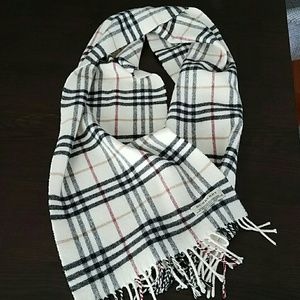 BURBERRY authentic scarf
