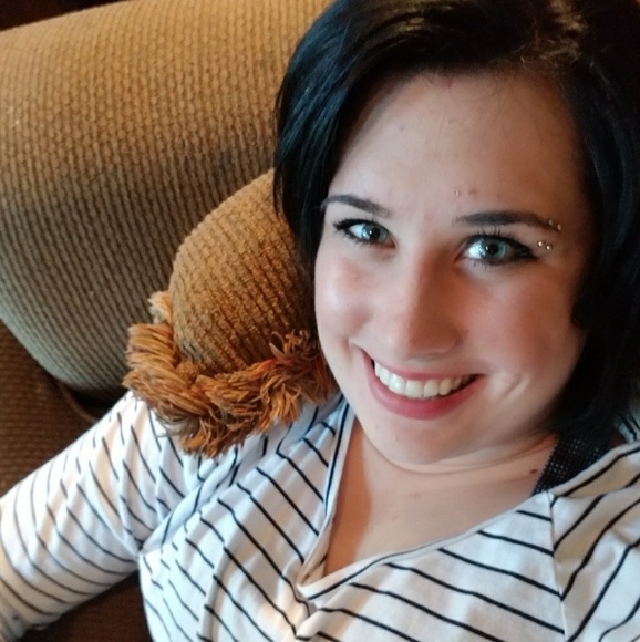 Meet your posher! - Picture 2 of 2