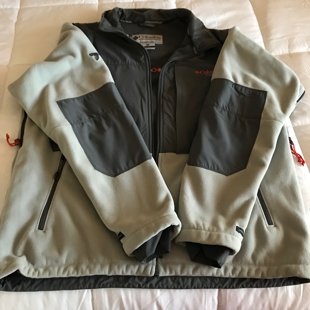 Columbia zip up interchange titanium sweater  XL