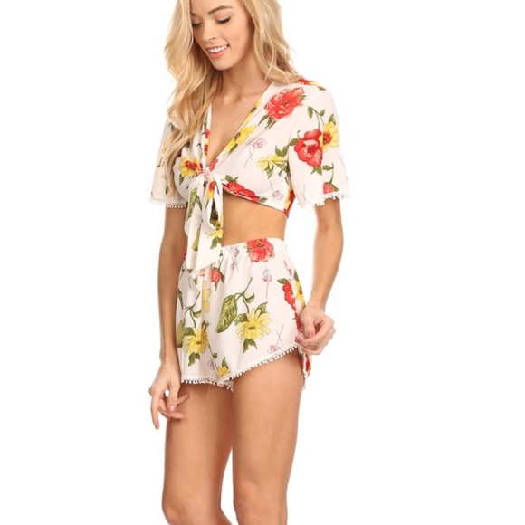 LAST 1️⃣ Floral Top and Short set - Picture 3 of 6