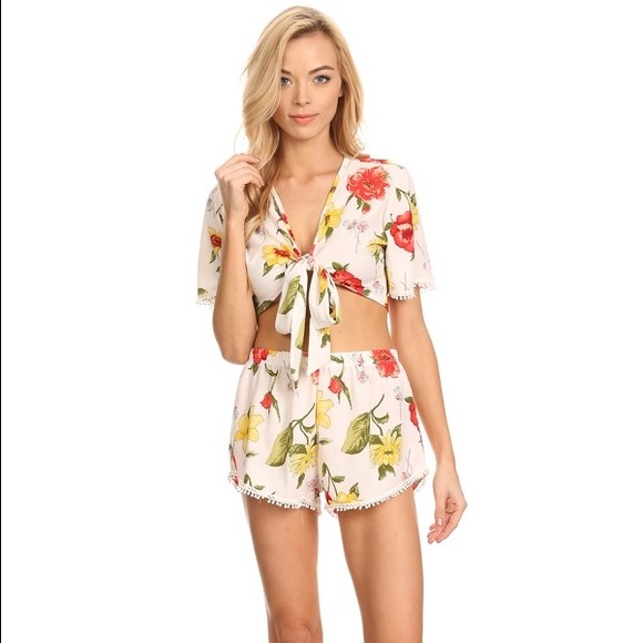 LAST 1️⃣ Floral Top and Short set - Picture 2 of 6