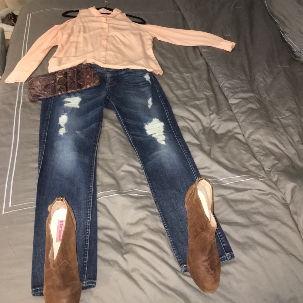 SALE! Betsy Johnson Jensen Bootie, size 8.5 - Picture 2 of 8