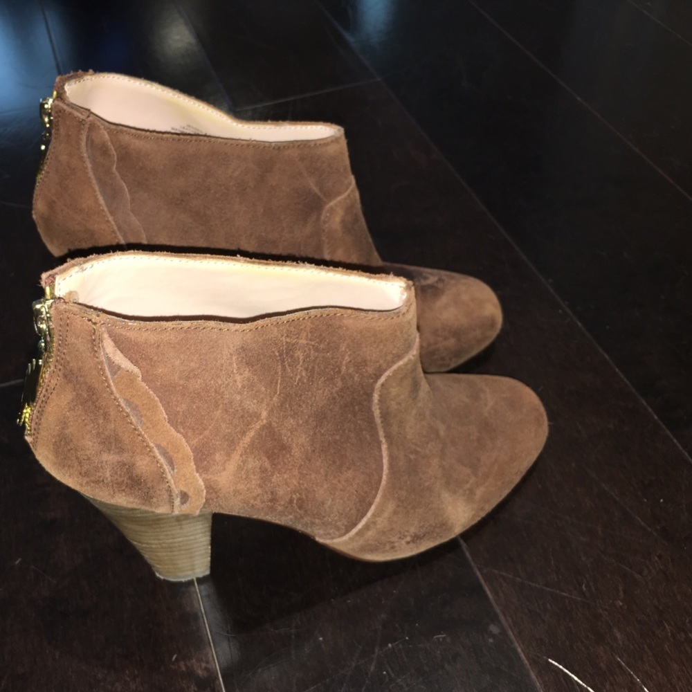 SALE! Betsy Johnson Jensen Bootie, size 8.5 - Picture 4 of 8