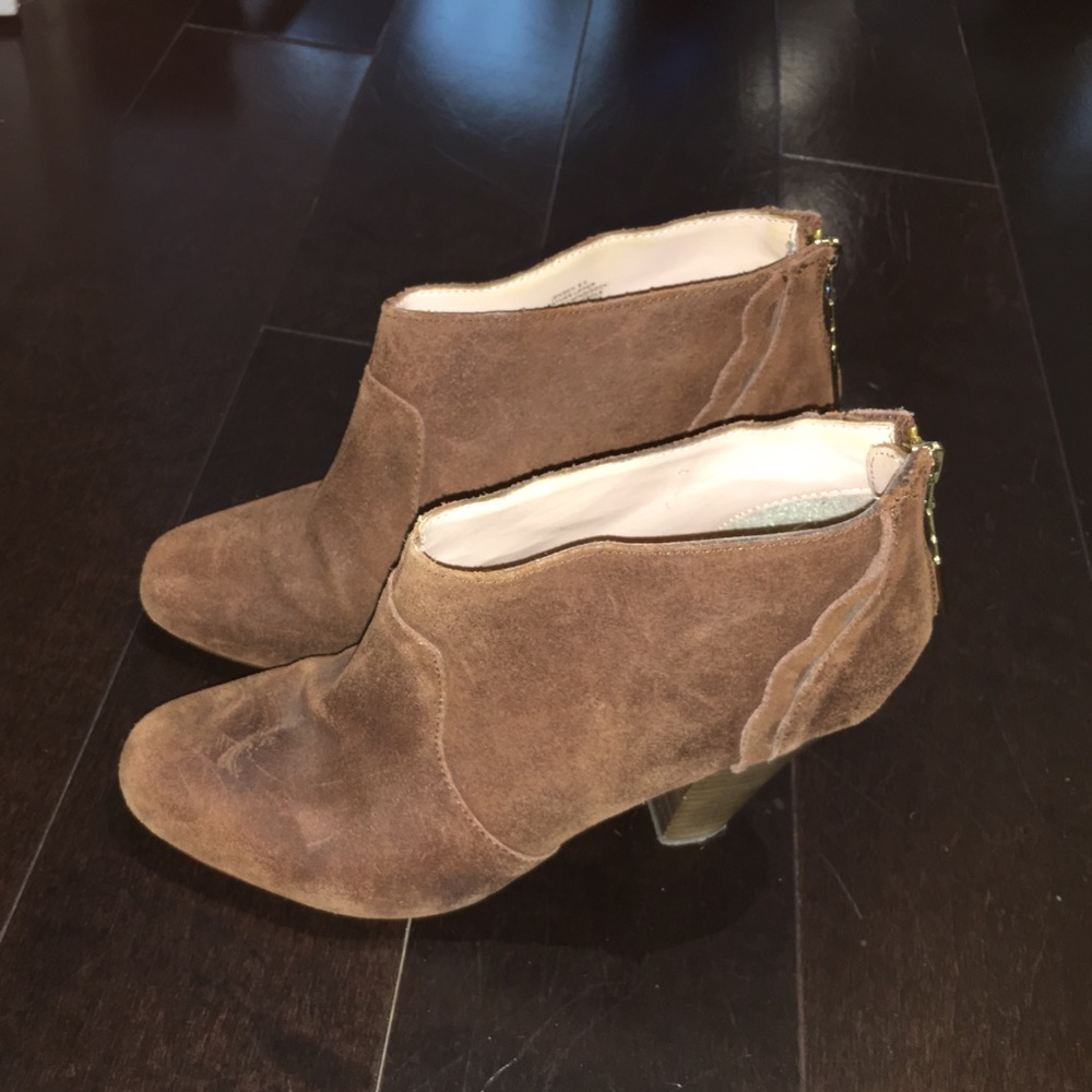 SALE! Betsy Johnson Jensen Bootie, size 8.5 - Picture 5 of 8
