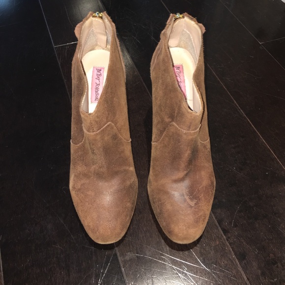 SALE! Betsy Johnson Jensen Bootie, size 8.5 - Picture 3 of 8