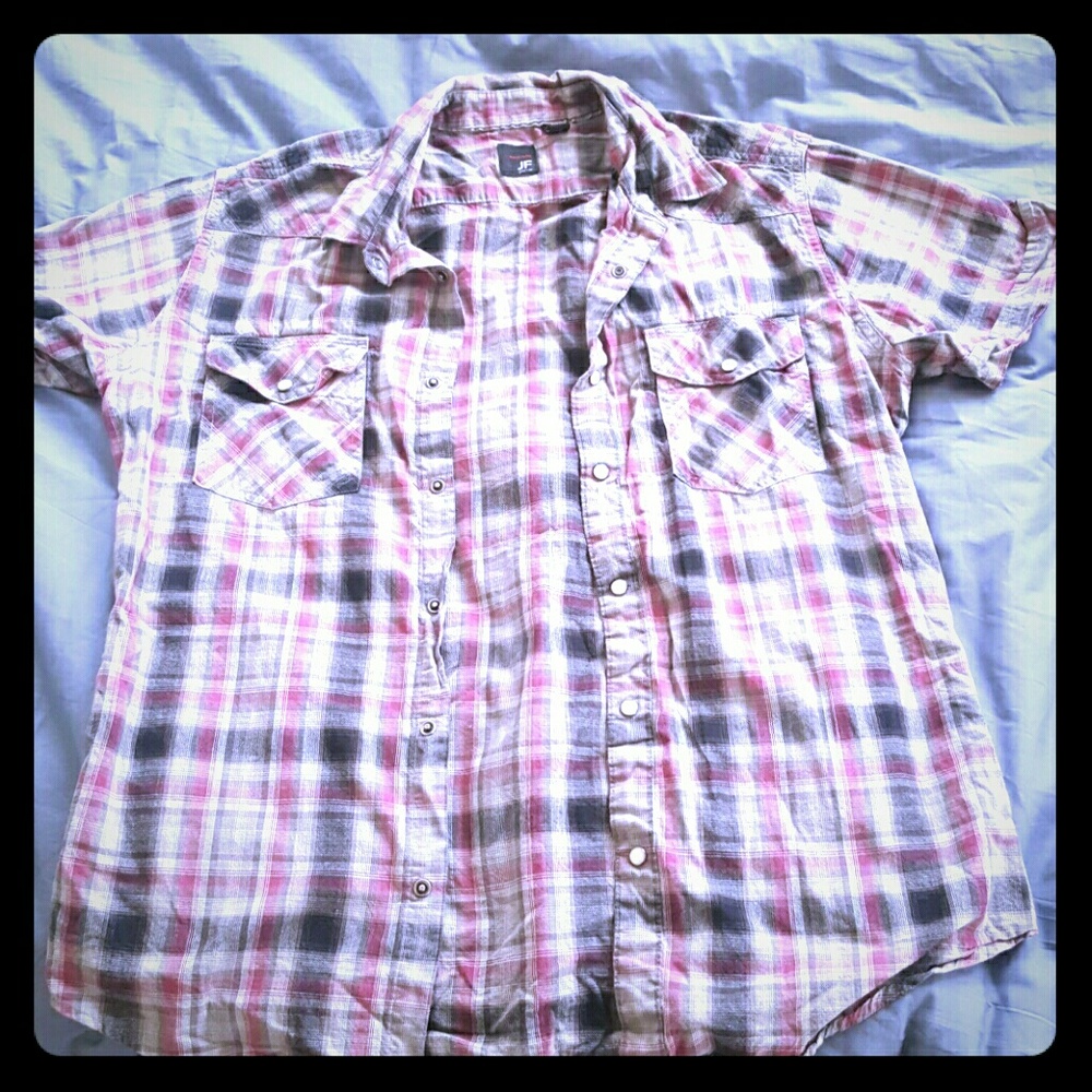 Short sleeve button-up shirt