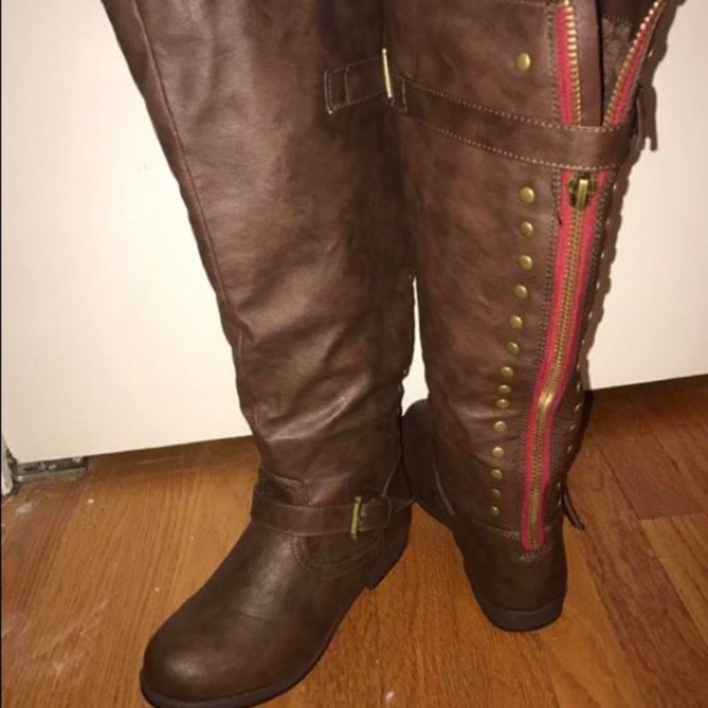 NEW in box - 8.5 Zulily Brown Leather Riding Boots