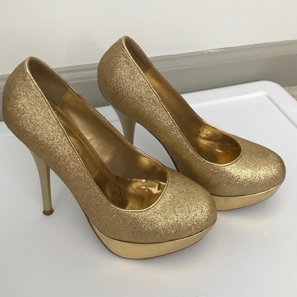 Sparkly gold heels