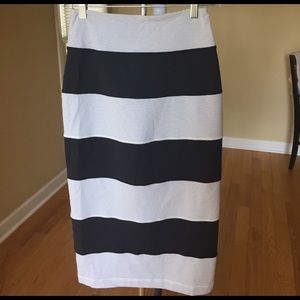 Lululemon skirt, size 6, never worn
