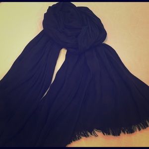 Black pashmina scarf