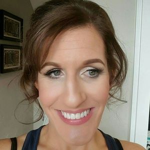 Meet your Posher, Deidre