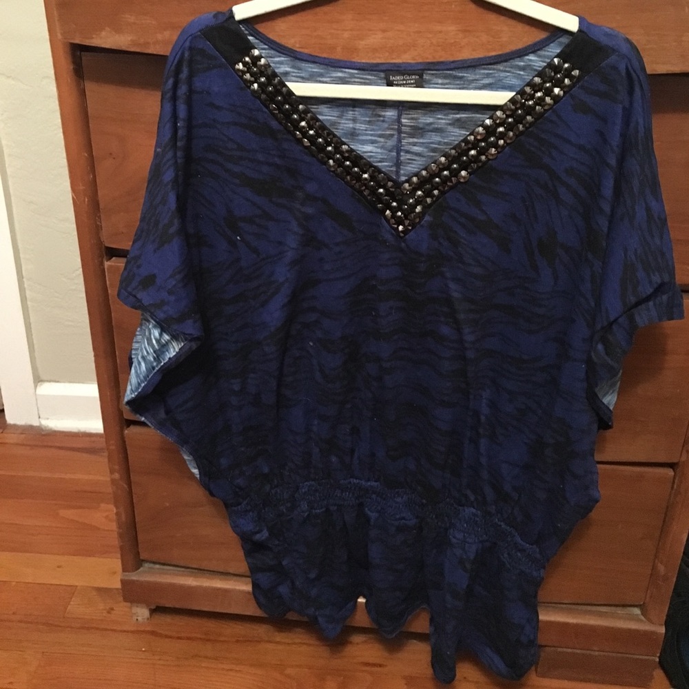 4X 26/28 Blue Animal Print Top w/ Embellished Neck